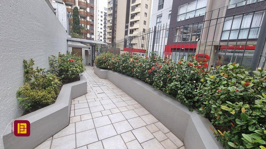 Cobertura com 221m², 3 quartos (sendo 1 suíte), 1 garagem, no bairro Centro em Florianópolis