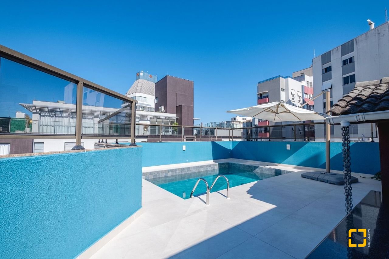Cobertura com 221m², 3 quartos (sendo 1 suíte), 1 garagem, no bairro Centro em Florianópolis