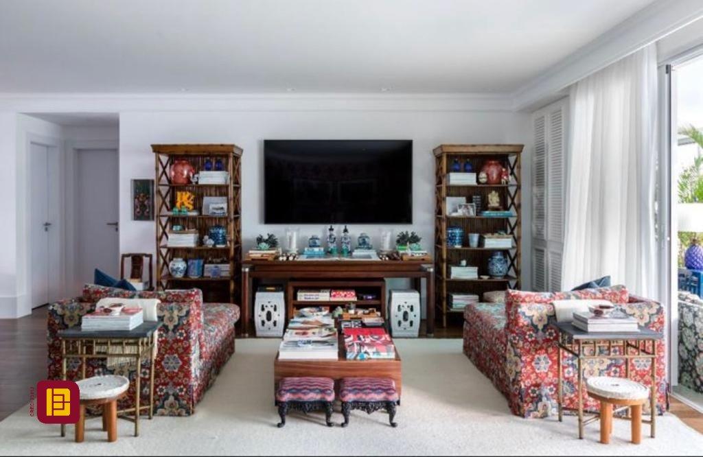 Apartamento com 305m², 5 quartos (sendo 1 suíte), 4 garagens, no bairro Campeche em Florianópolis