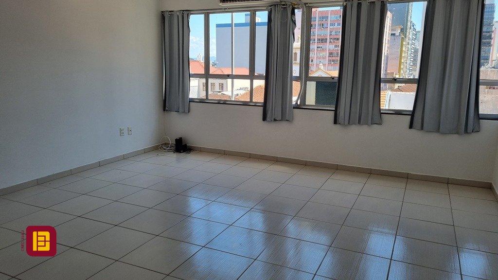 Sala com 180m², no bairro Centro em Florianópolis