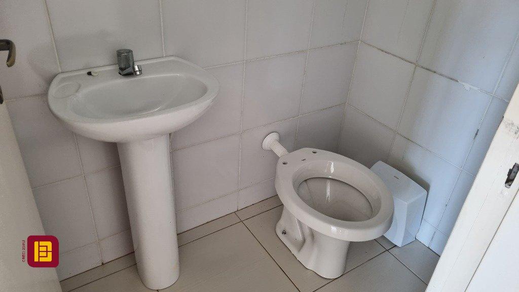 Sala com 180m², no bairro Centro em Florianópolis