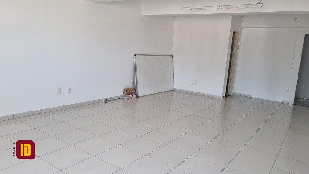 Sala com 180m², no bairro Centro em Florianópolis