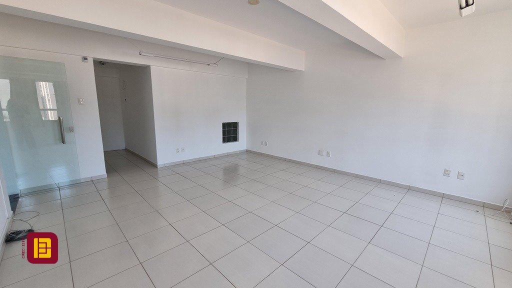Sala com 180m², no bairro Centro em Florianópolis