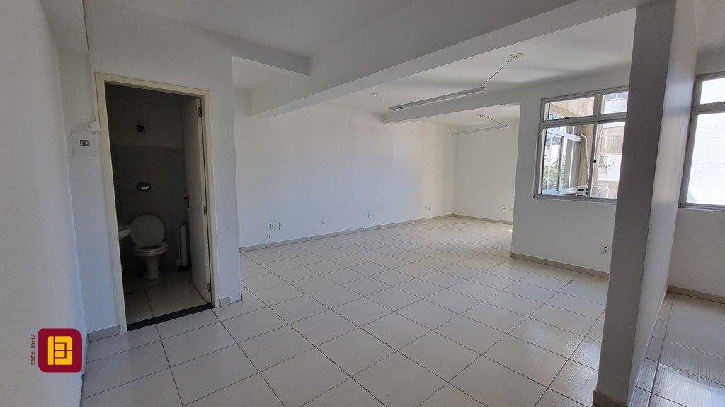 Sala com 180m², no bairro Centro em Florianópolis