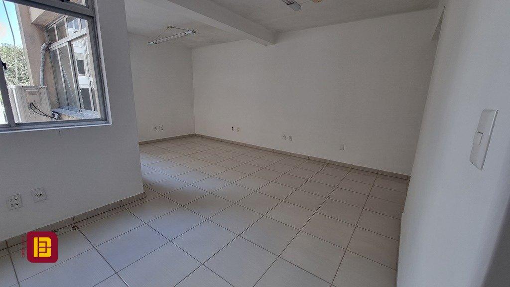 Sala com 180m², no bairro Centro em Florianópolis