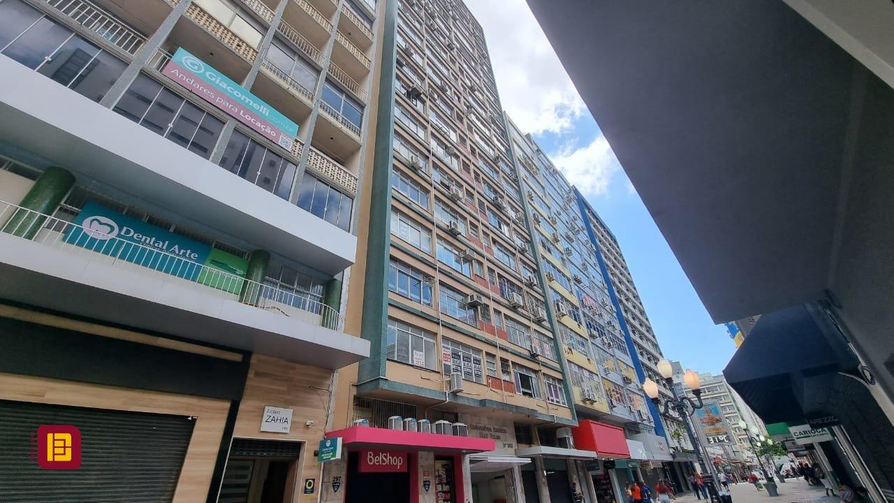 Sala com 102m², no bairro Centro em Florianópolis