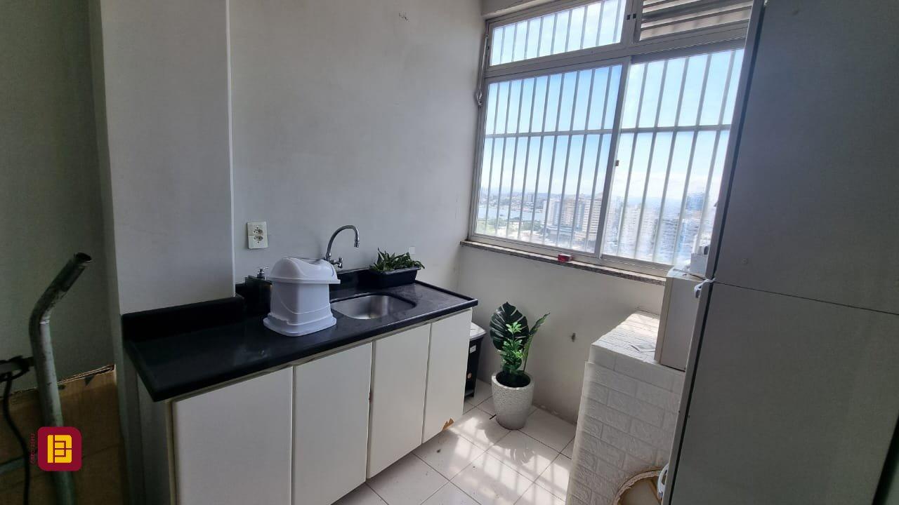 Sala com 102m², no bairro Centro em Florianópolis