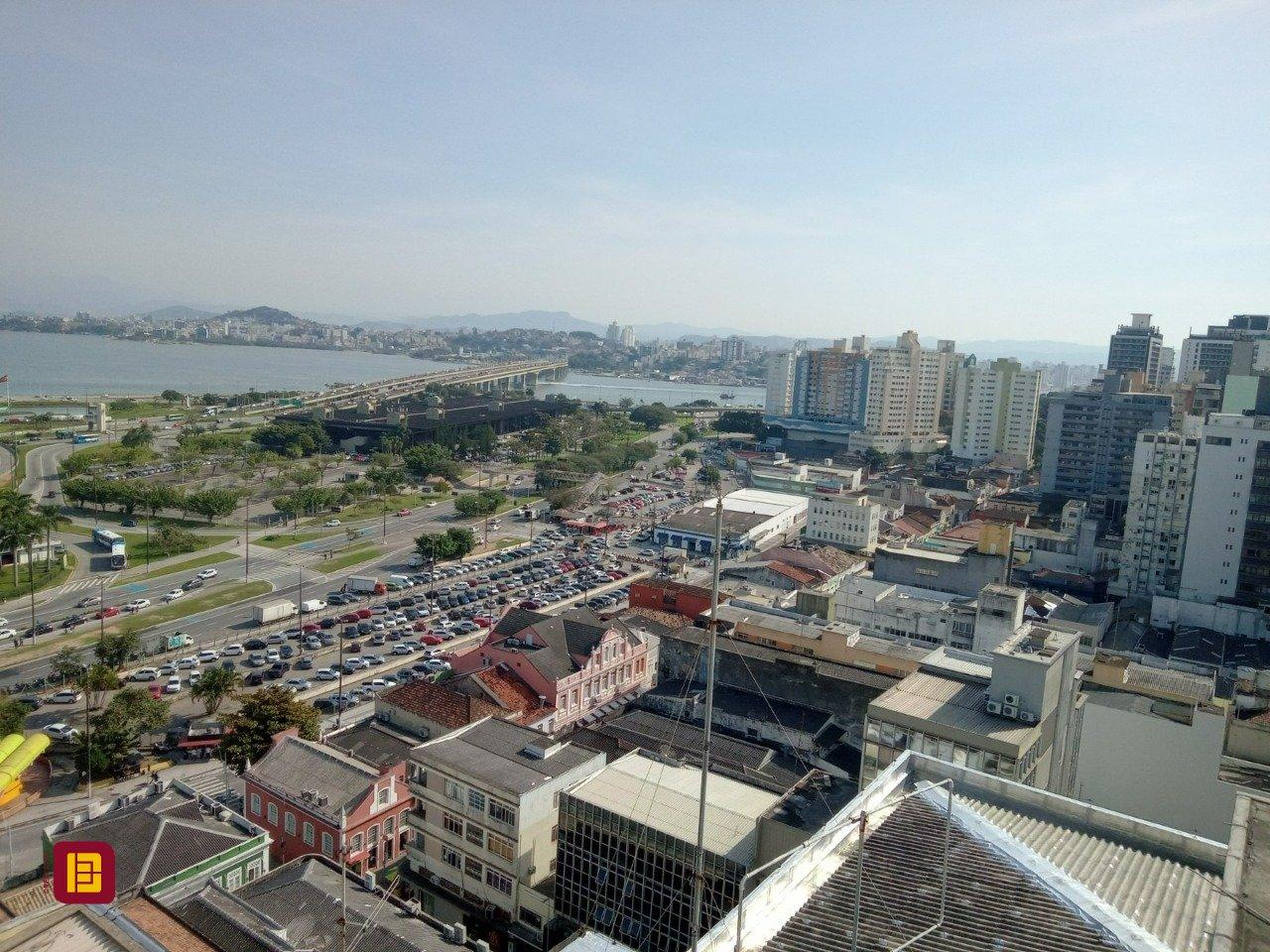 Sala com 102m², no bairro Centro em Florianópolis