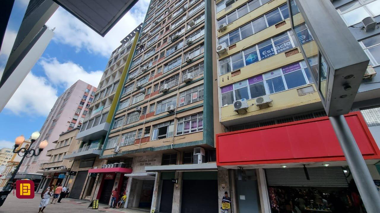 Sala com 102m², no bairro Centro em Florianópolis