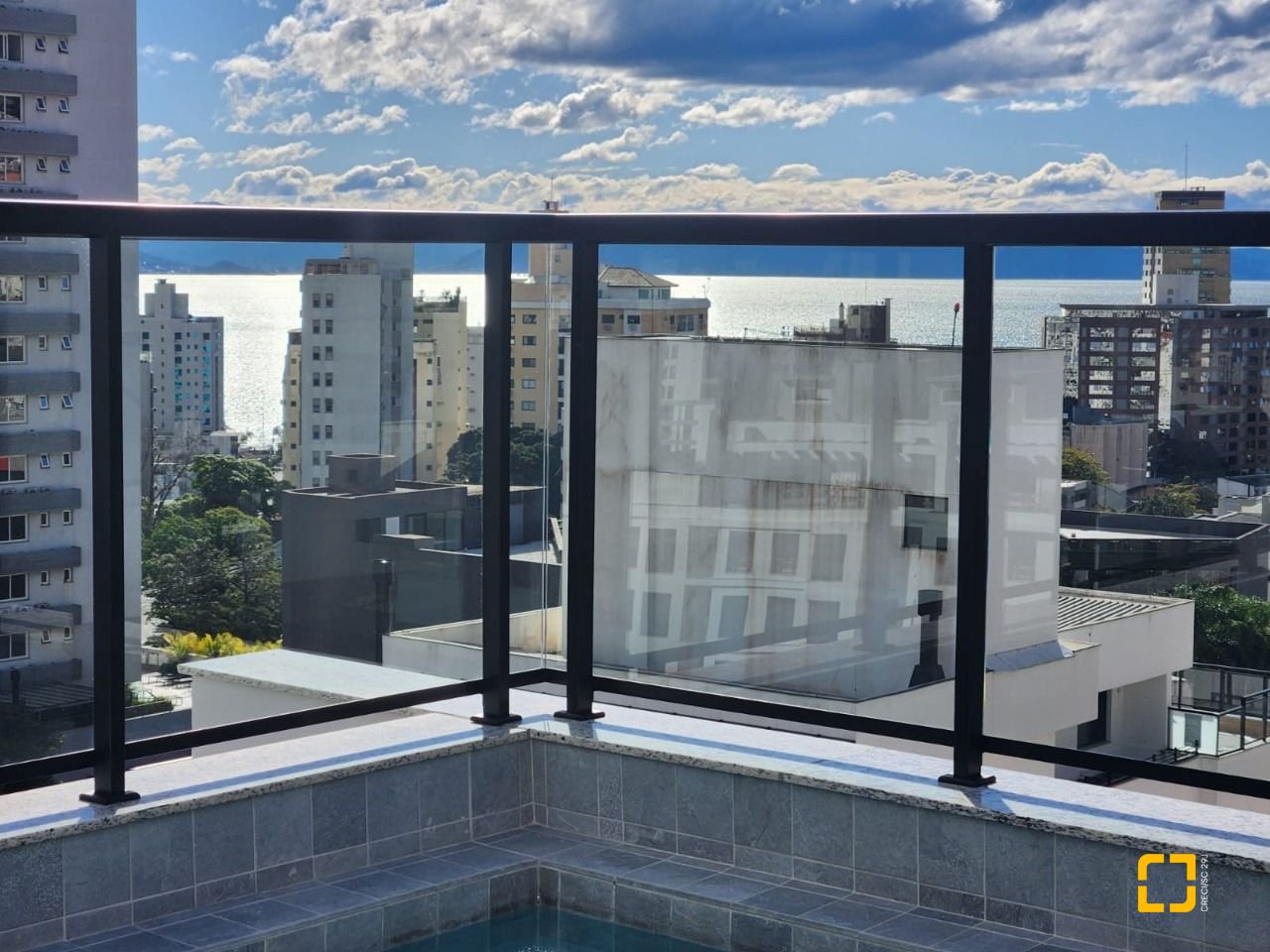 Apartamento com 31m², 1 quarto, 1 garagem, no bairro Centro em Florianópolis
