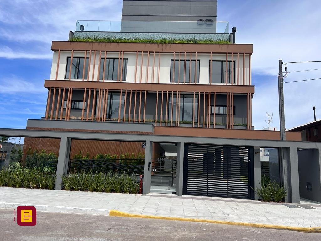 Loft com 42m², 1 quarto (sendo 1 suíte), 1 garagem, no bairro Novo Campeche em Florianópolis