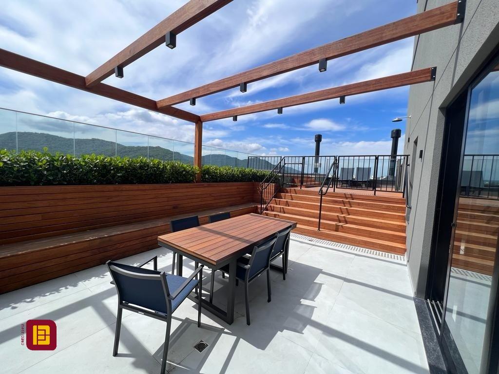 Loft com 42m², 1 quarto (sendo 1 suíte), 1 garagem, no bairro Novo Campeche em Florianópolis