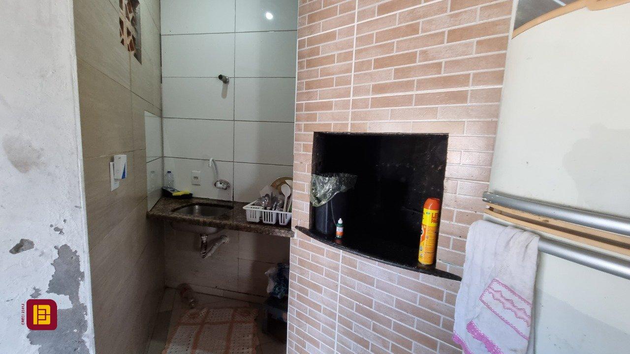 Casa com 150m², 5 quartos, 2 garagens, no bairro Tapera da Base em Florianópolis
