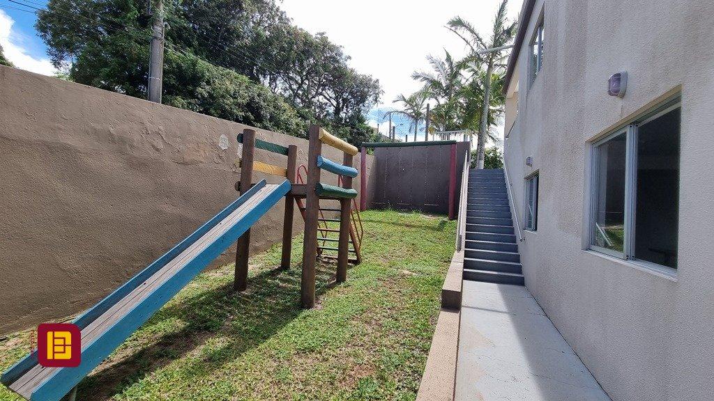 Apartamento com 77m², 3 quartos (sendo 1 suíte), 2 garagens, no bairro Santinho em Florianópolis