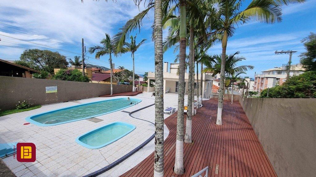 Apartamento com 77m², 3 quartos (sendo 1 suíte), 2 garagens, no bairro Santinho em Florianópolis