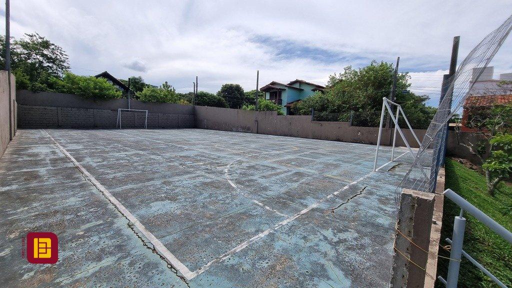 Apartamento com 77m², 3 quartos (sendo 1 suíte), 2 garagens, no bairro Santinho em Florianópolis