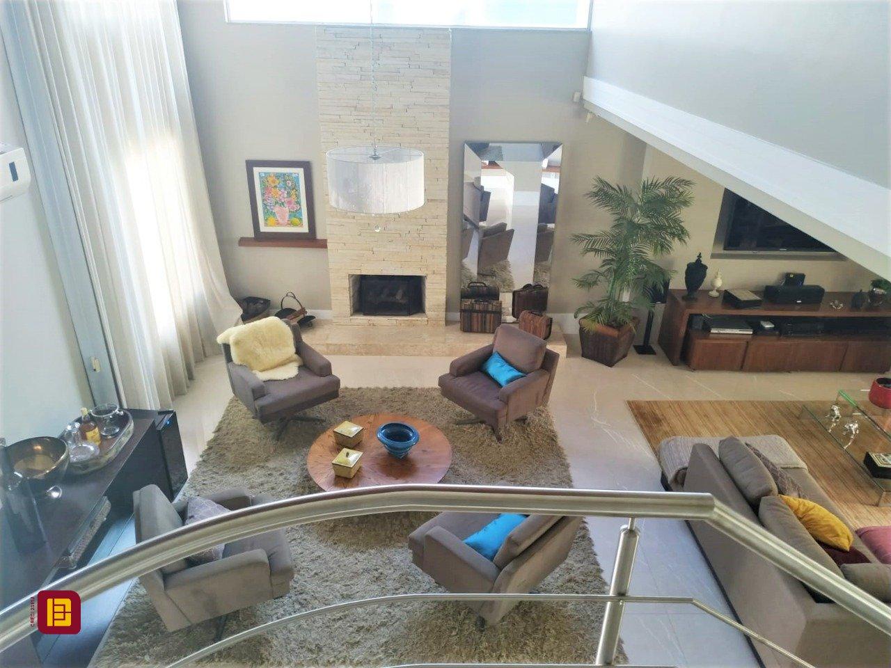 Casa de Condomínio com 393m², 4 quartos (sendo 4 suítes), 2 garagens, no bairro Santa Mônica em Florianópolis