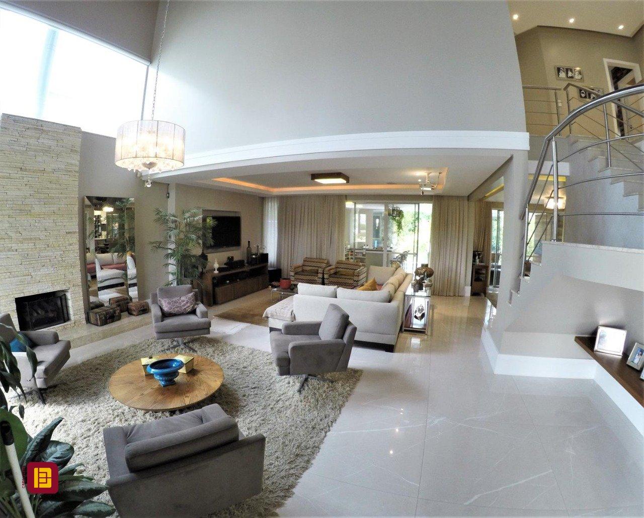 Casa de Condomínio com 393m², 4 quartos (sendo 4 suítes), 2 garagens, no bairro Santa Mônica em Florianópolis