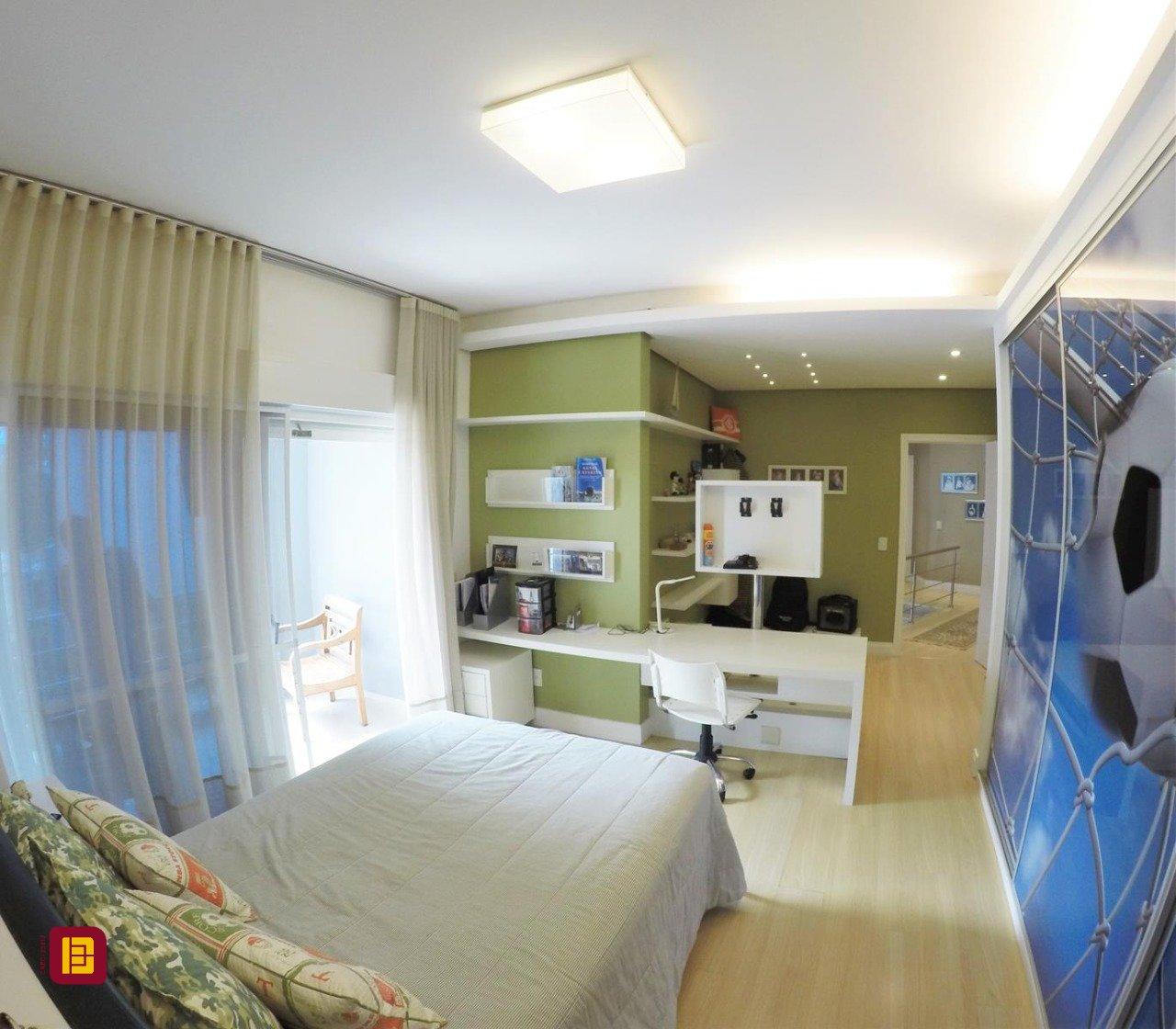 Casa de Condomínio com 393m², 4 quartos (sendo 4 suítes), 2 garagens, no bairro Santa Mônica em Florianópolis