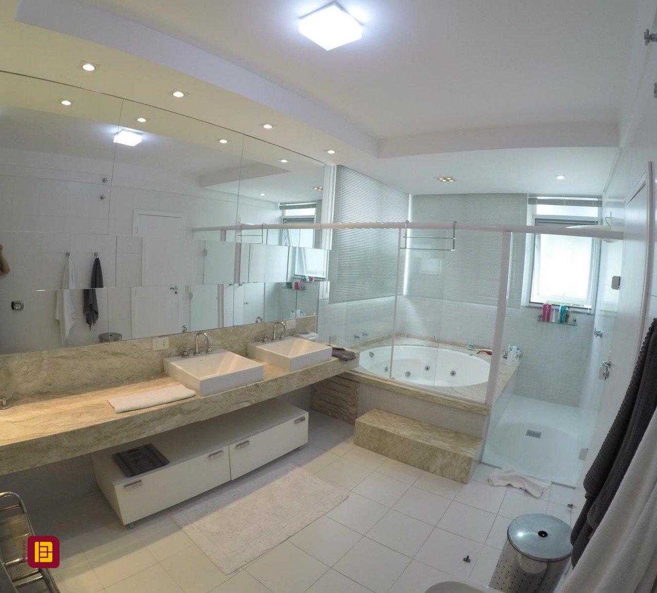 Casa de Condomínio com 393m², 4 quartos (sendo 4 suítes), 2 garagens, no bairro Santa Mônica em Florianópolis