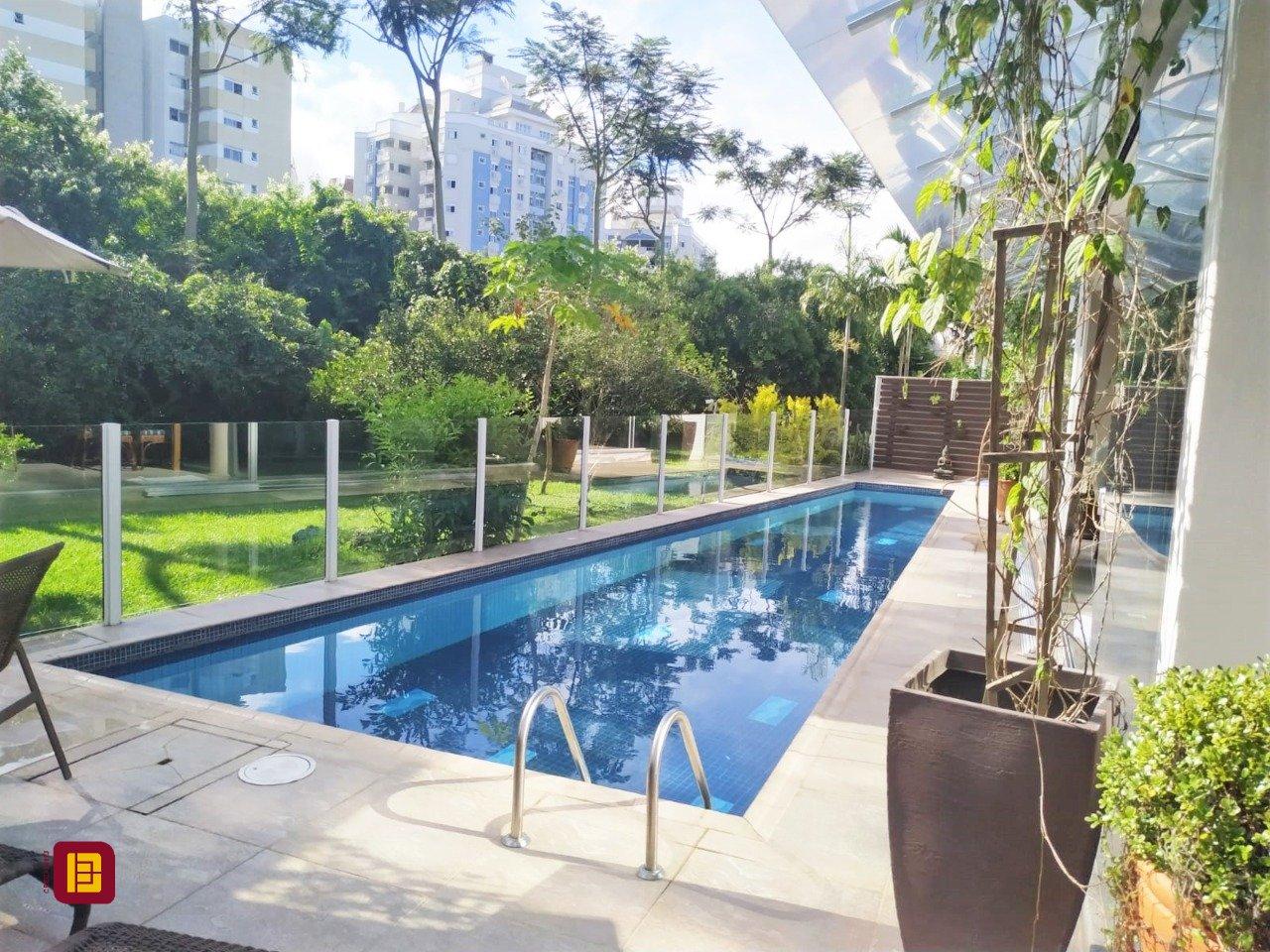 Casa de Condomínio com 393m², 4 quartos (sendo 4 suítes), 2 garagens, no bairro Santa Mônica em Florianópolis