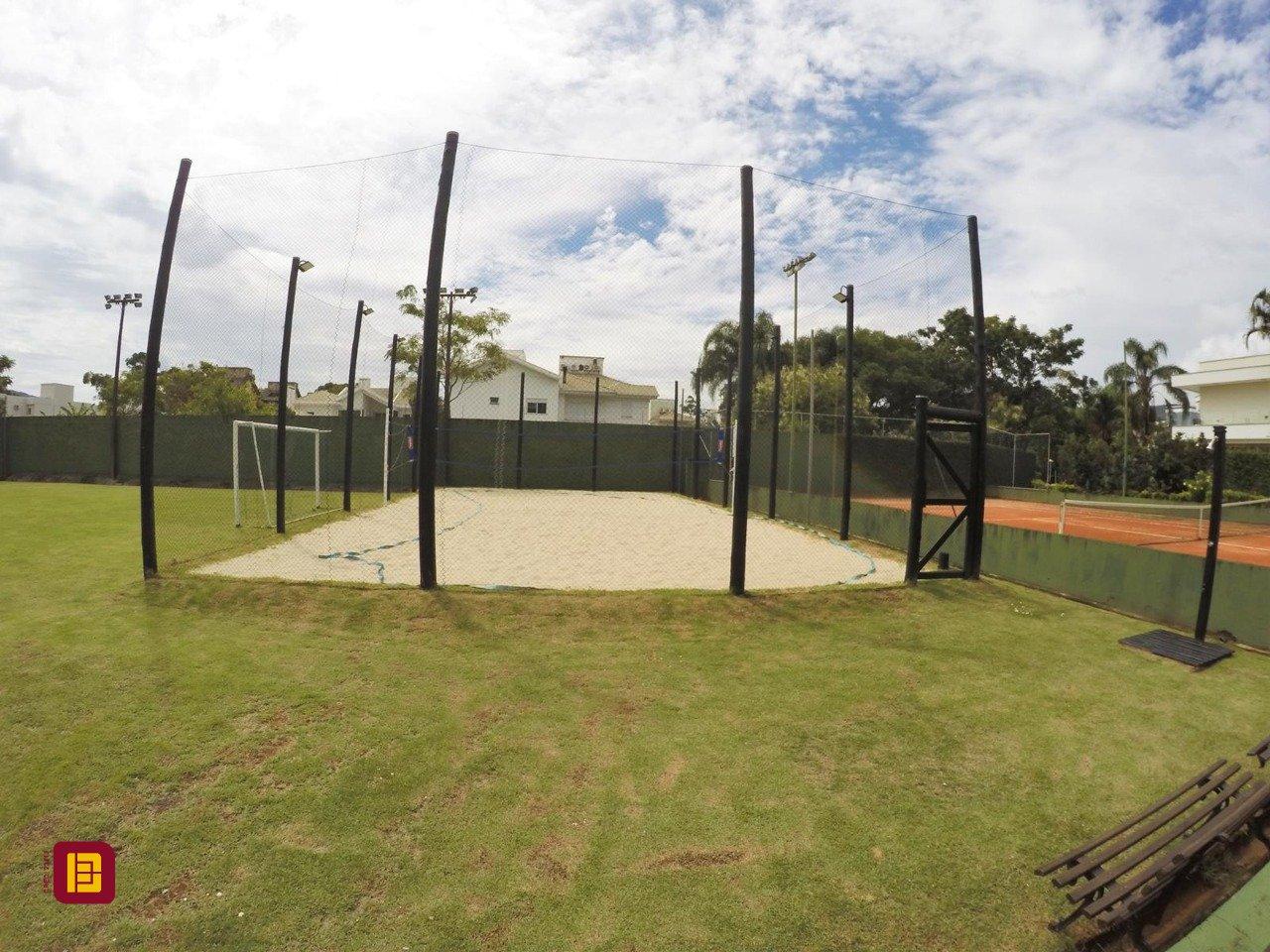 Casa de Condomínio com 393m², 4 quartos (sendo 4 suítes), 2 garagens, no bairro Santa Mônica em Florianópolis