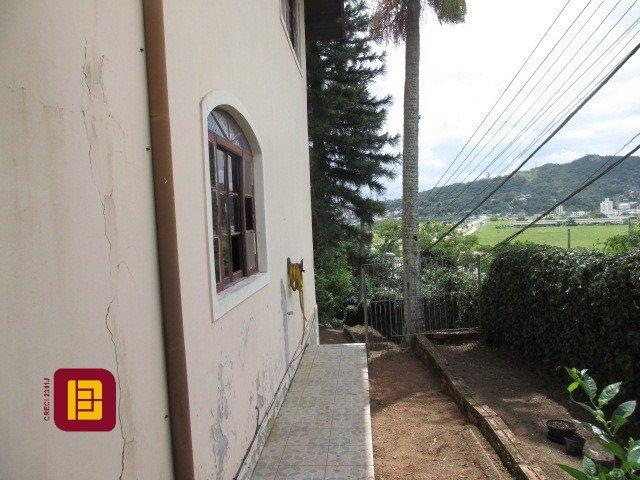 Casa com 160m², 5 quartos (sendo 1 suíte), 2 garagens, no bairro Saco dos Limões em Florianópolis