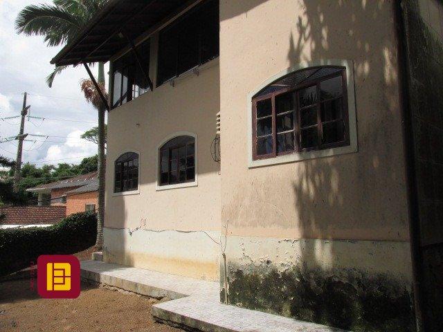 Casa com 160m², 5 quartos (sendo 1 suíte), 2 garagens, no bairro Saco dos Limões em Florianópolis