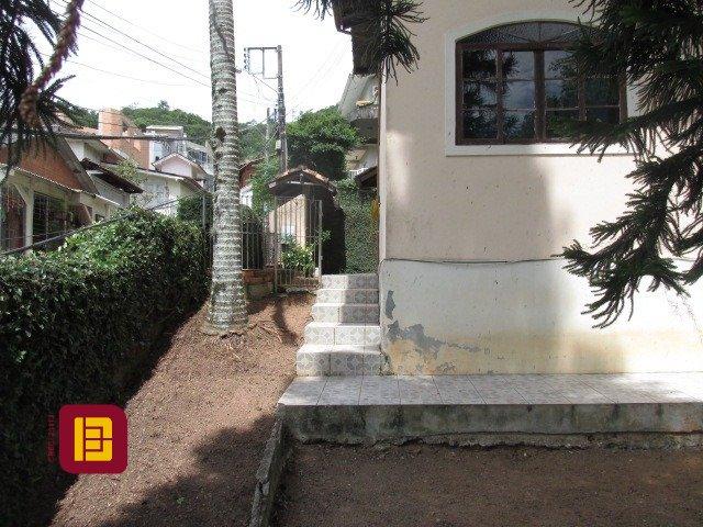 Casa com 160m², 5 quartos (sendo 1 suíte), 2 garagens, no bairro Saco dos Limões em Florianópolis