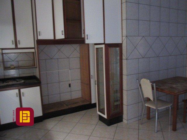 Casa com 160m², 5 quartos (sendo 1 suíte), 2 garagens, no bairro Saco dos Limões em Florianópolis