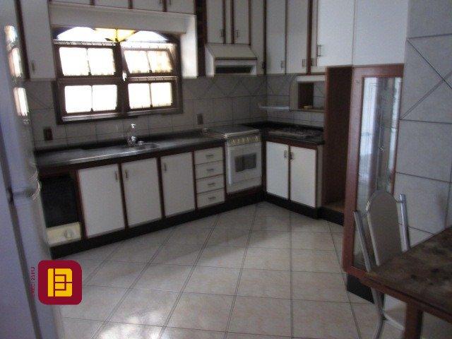 Casa com 160m², 5 quartos (sendo 1 suíte), 2 garagens, no bairro Saco dos Limões em Florianópolis