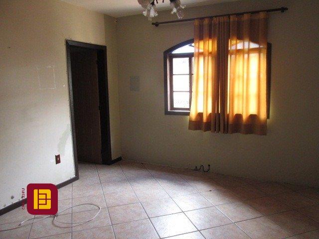 Casa com 160m², 5 quartos (sendo 1 suíte), 2 garagens, no bairro Saco dos Limões em Florianópolis