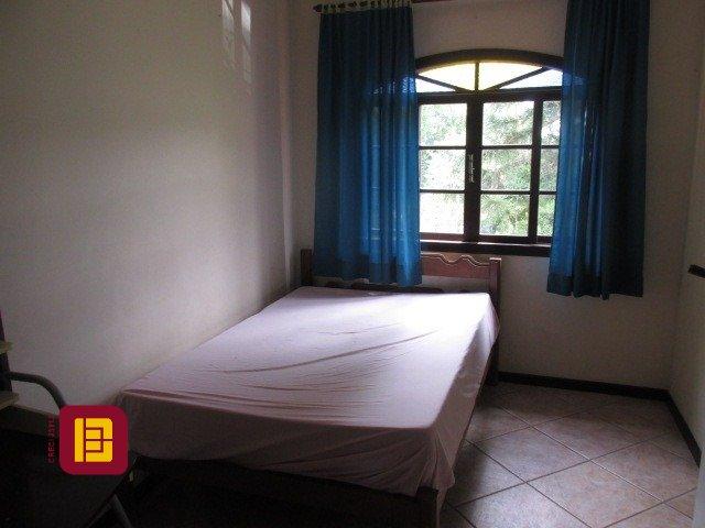 Casa com 160m², 5 quartos (sendo 1 suíte), 2 garagens, no bairro Saco dos Limões em Florianópolis