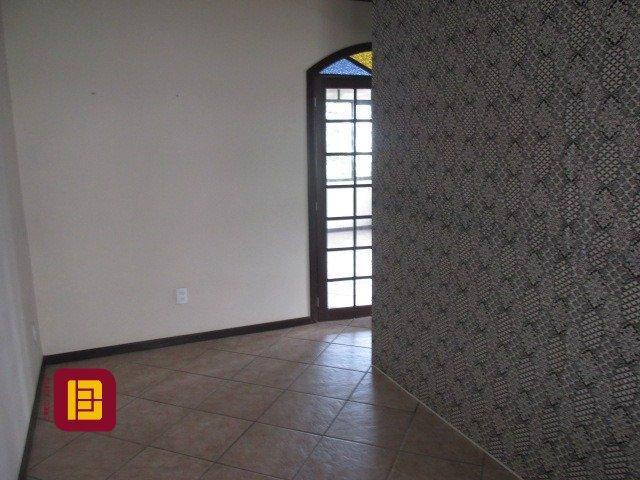 Casa com 160m², 5 quartos (sendo 1 suíte), 2 garagens, no bairro Saco dos Limões em Florianópolis