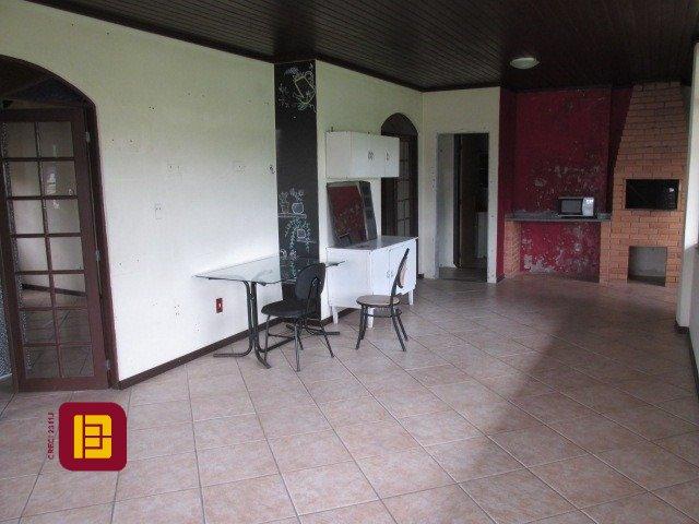 Casa com 160m², 5 quartos (sendo 1 suíte), 2 garagens, no bairro Saco dos Limões em Florianópolis