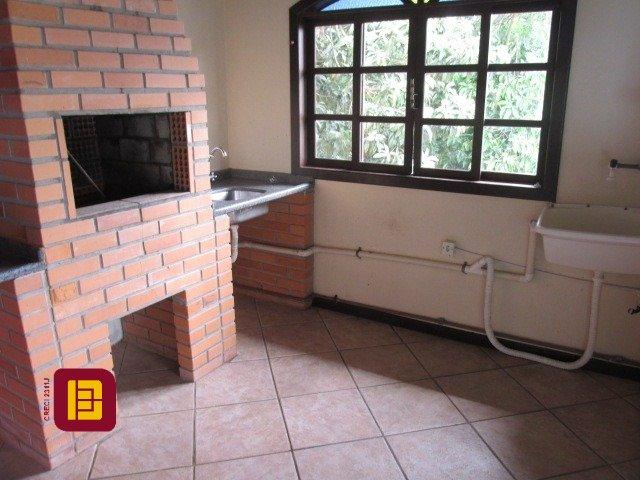Casa com 160m², 5 quartos (sendo 1 suíte), 2 garagens, no bairro Saco dos Limões em Florianópolis