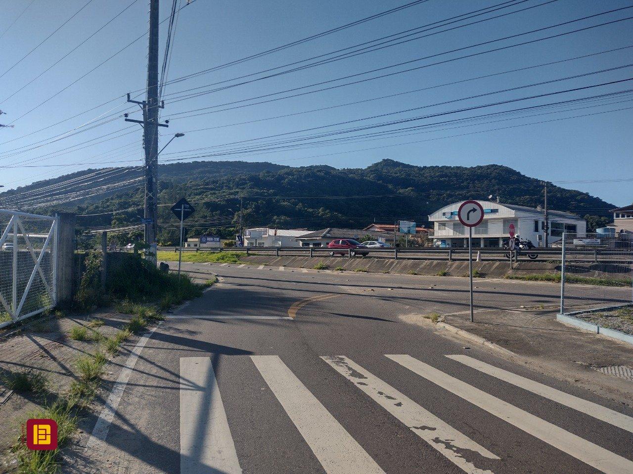 Terreno com 240000m², no bairro Vargem Grande em Florianópolis
