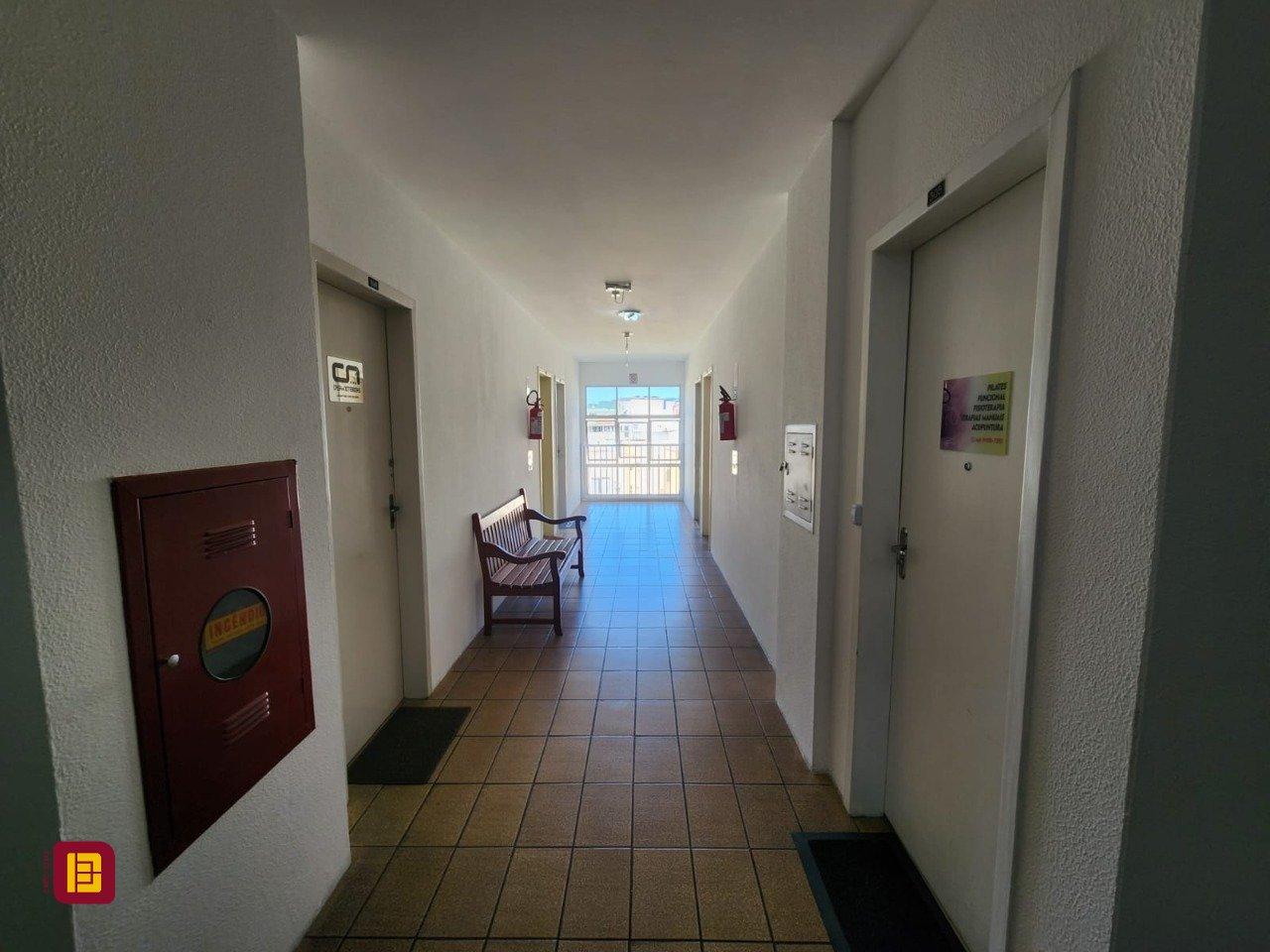 Sala com 24m², no bairro Trindade em Florianópolis