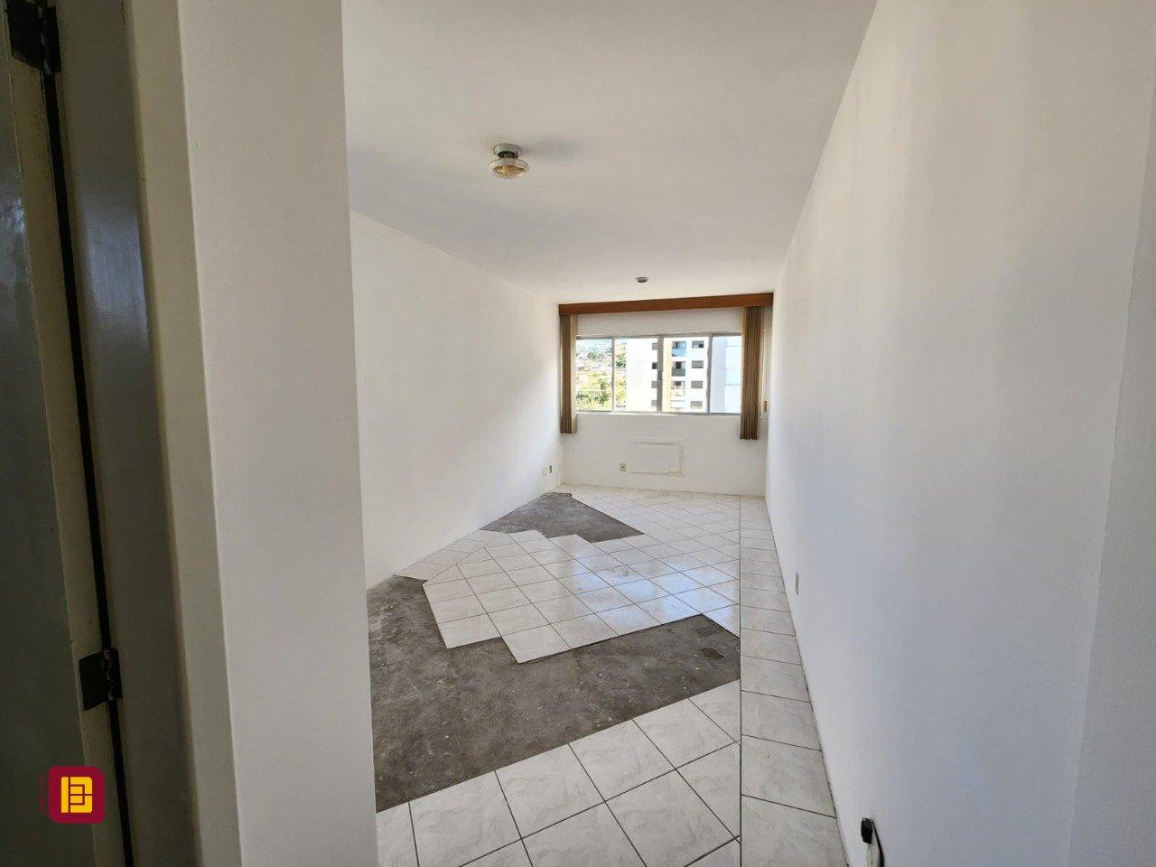 Sala com 24m², no bairro Trindade em Florianópolis