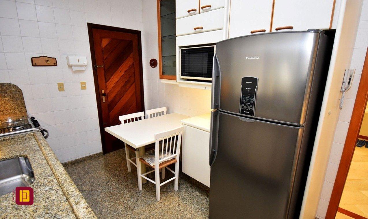 Apartamento com 143m², 5 quartos (sendo 1 suíte), 3 garagens, no bairro Balneário em Florianópolis