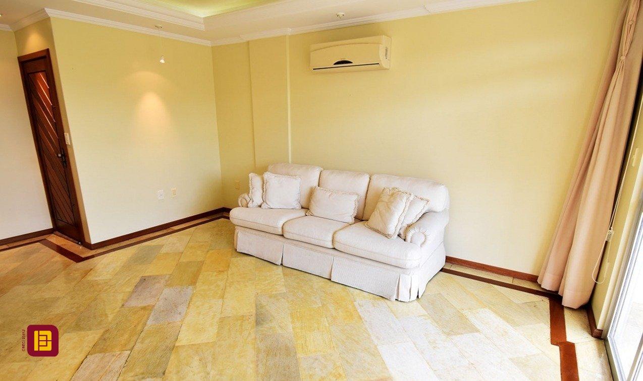 Apartamento com 143m², 5 quartos (sendo 1 suíte), 3 garagens, no bairro Balneário em Florianópolis
