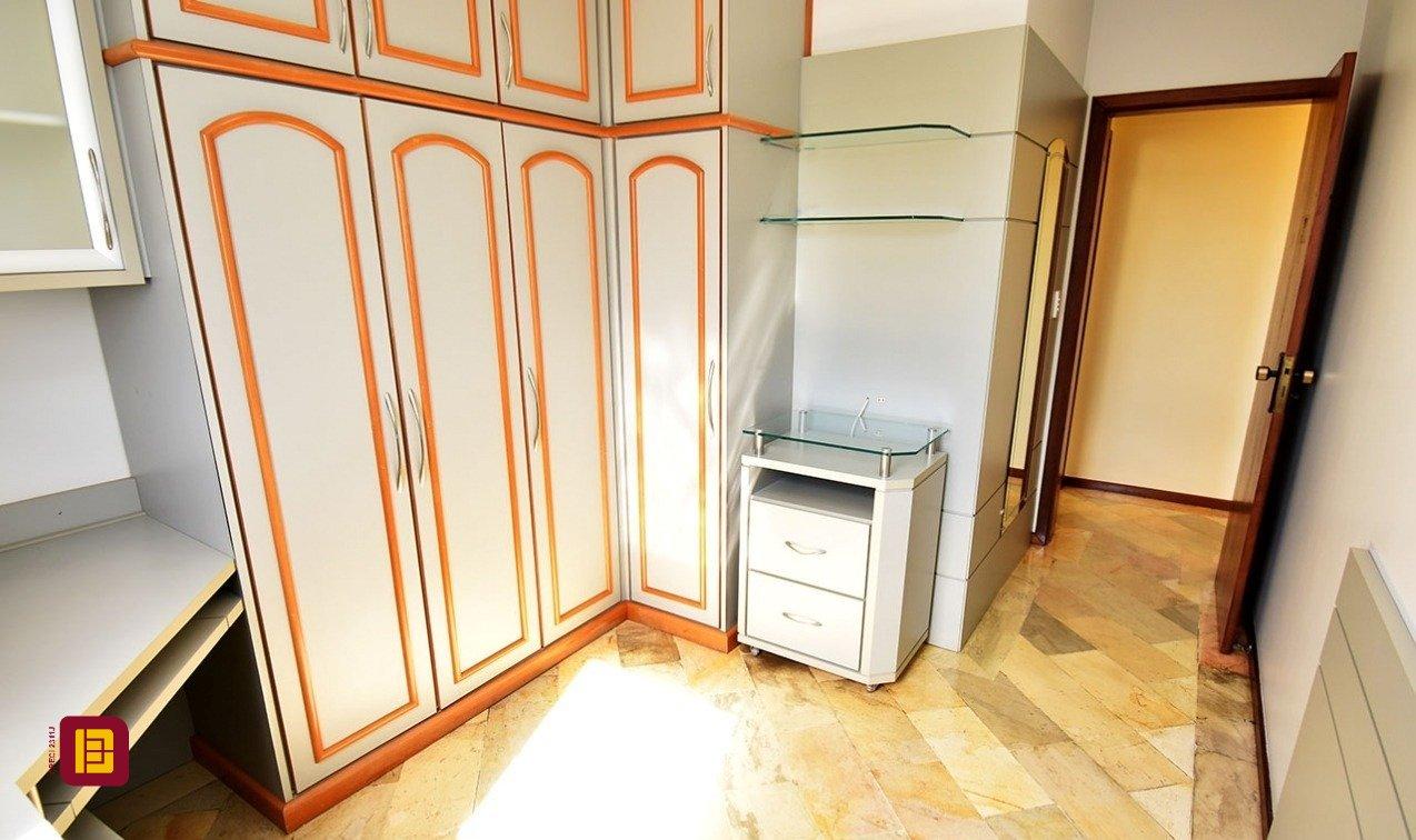 Apartamento com 143m², 5 quartos (sendo 1 suíte), 3 garagens, no bairro Balneário em Florianópolis