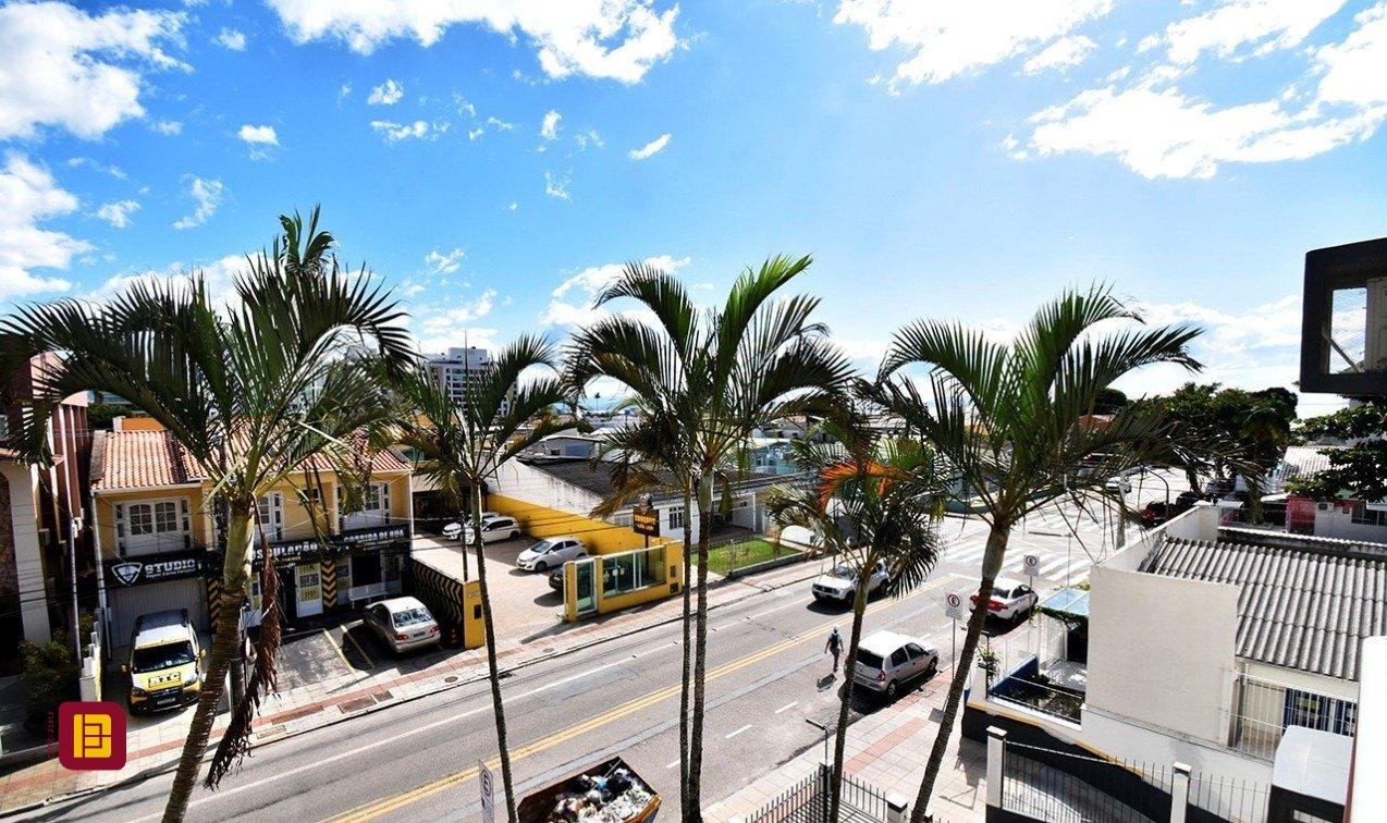 Apartamento com 143m², 5 quartos (sendo 1 suíte), 3 garagens, no bairro Balneário em Florianópolis