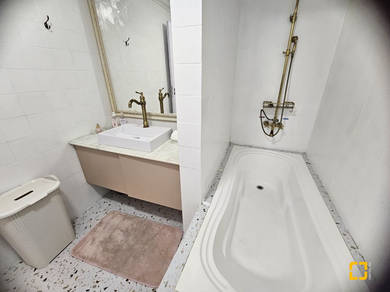 Apartamento com 99m², 3 quartos, no bairro Centro em Florianópolis