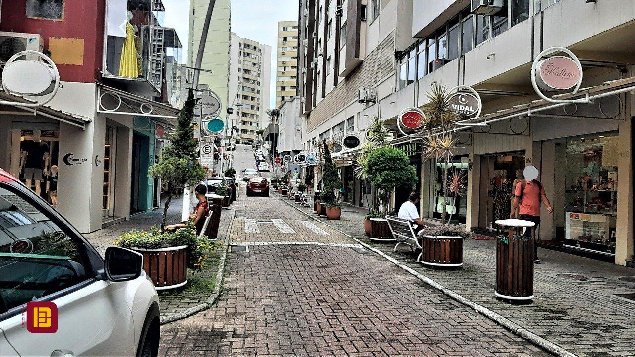 Apartamento com 99m², 3 quartos, no bairro Centro em Florianópolis
