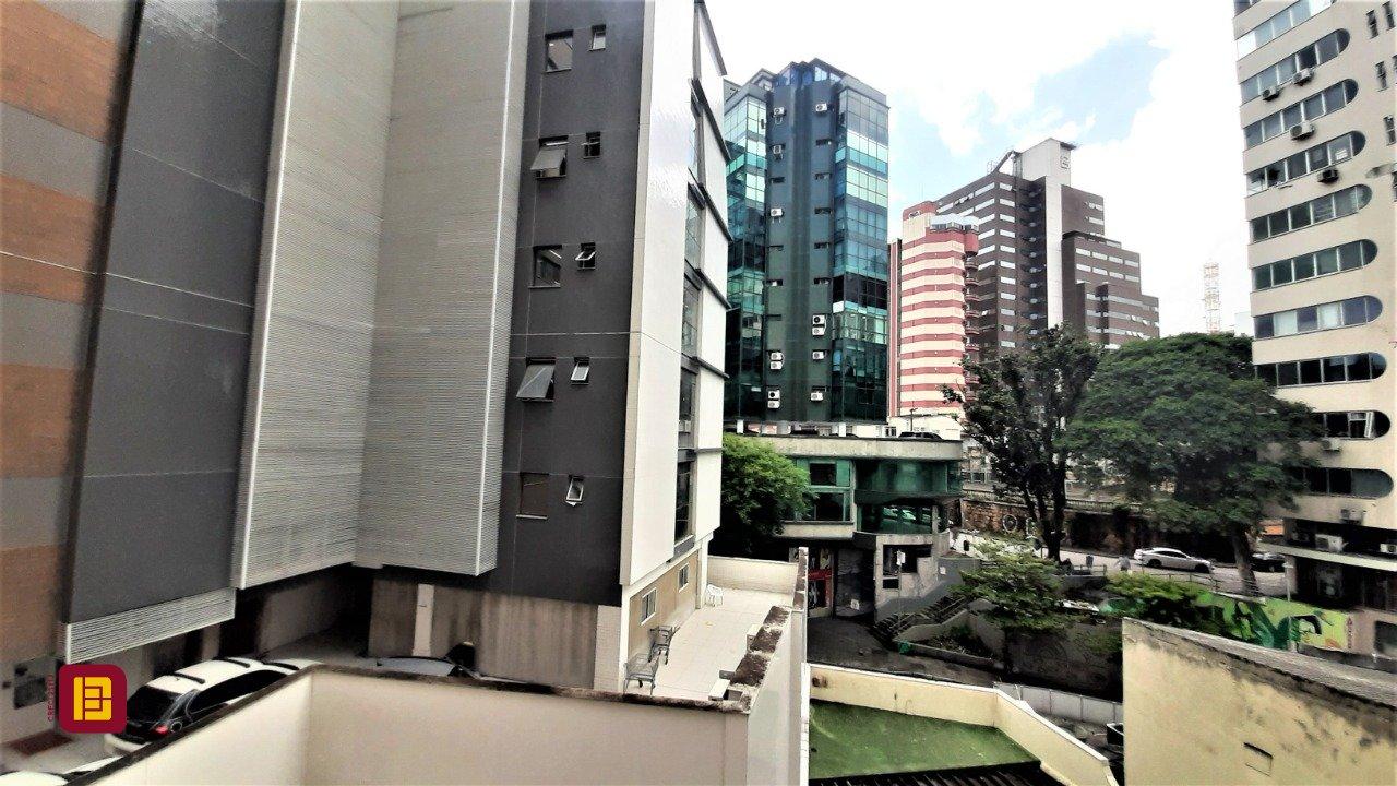 Apartamento com 99m², 3 quartos, no bairro Centro em Florianópolis