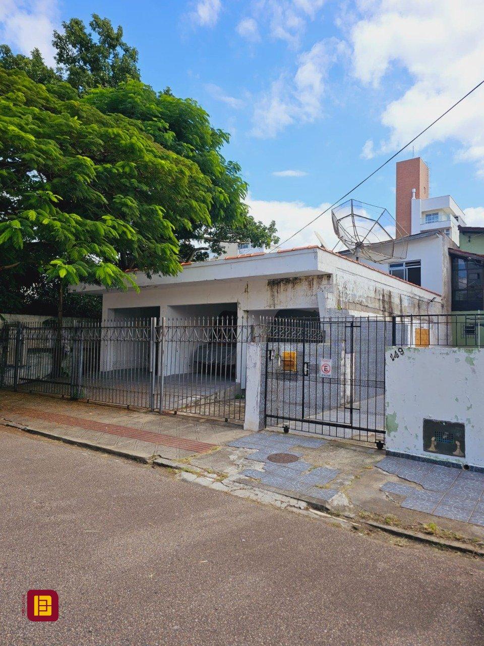Casa com 270m², 2 quartos, no bairro Balneário em Florianópolis