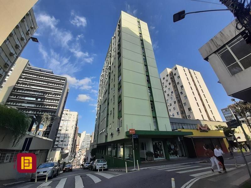 Apartamento com 54m², 2 quartos, no bairro Centro em Florianópolis