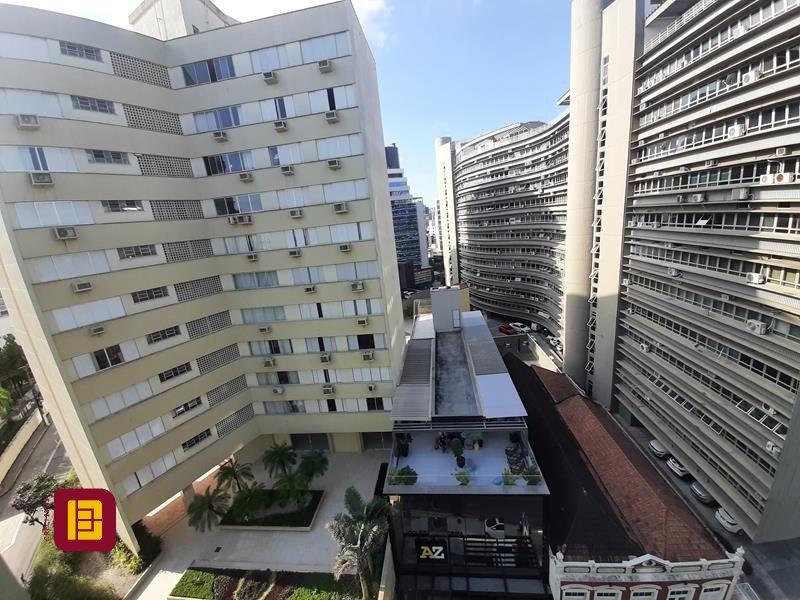 Apartamento com 54m², 2 quartos, no bairro Centro em Florianópolis