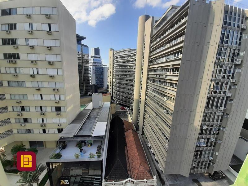 Apartamento com 54m², 2 quartos, no bairro Centro em Florianópolis